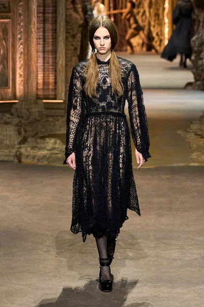 Look 26